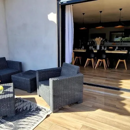 ヴィラ Moderne Avec Piscine 4 Etoiles ソエッタ