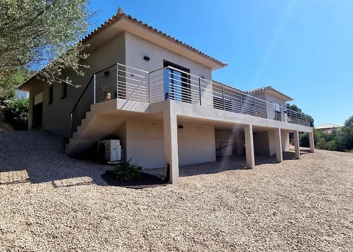 Moderne Avec Piscine 4 Etoiles Sotta