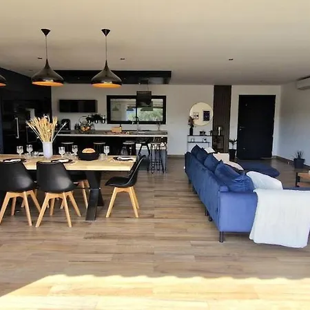 ヴィラ Moderne Avec Piscine 4 Etoiles *