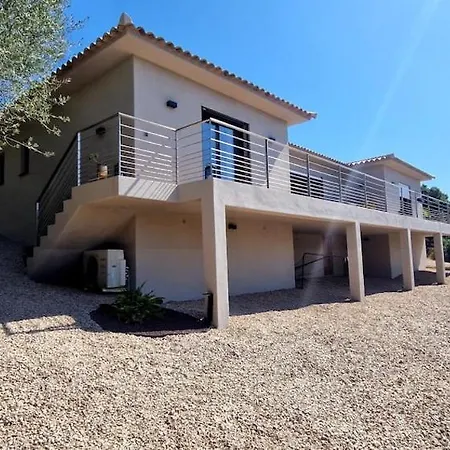 Moderne Avec Piscine 4 étoiles Sotta