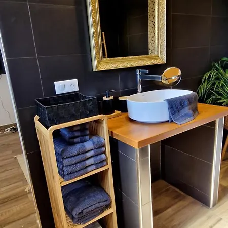 Moderne Avec Piscine 4 Etoiles * Sotta