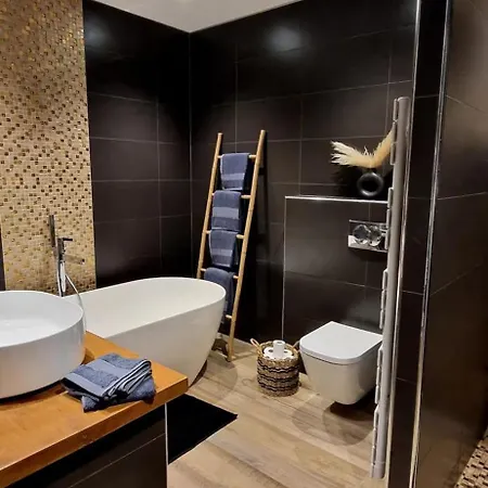 Moderne Avec Piscine 4 Etoiles