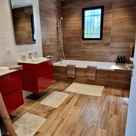 ヴィラ Moderne Avec Piscine 4 Etoiles *