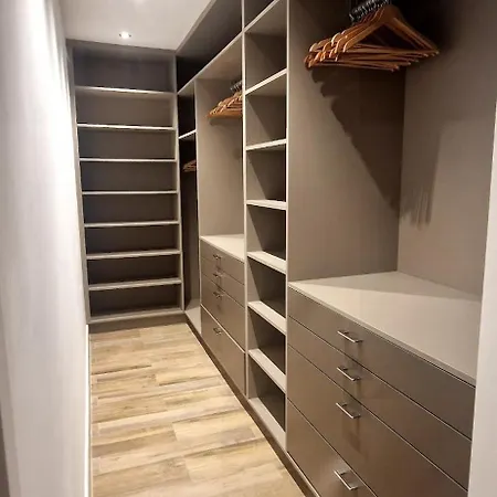 Villa Moderne Avec Piscine 4 étoiles *