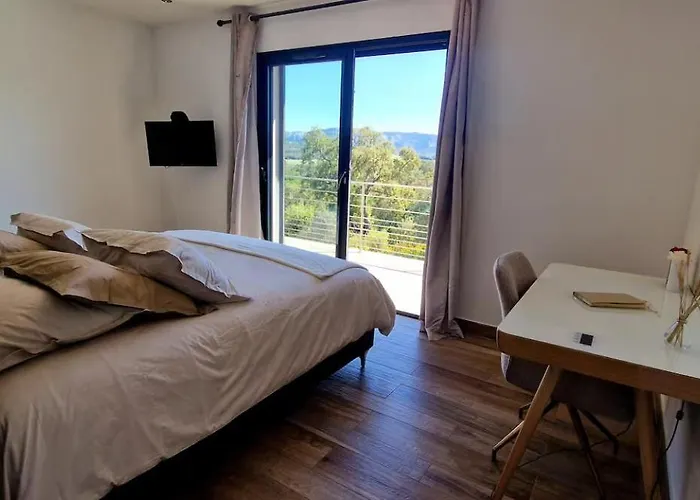 Moderne Avec Piscine 4 Etoiles Villa *