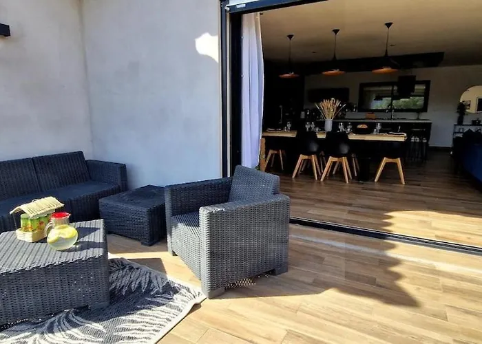 וילה Moderne Avec Piscine 4 Etoiles סוטה