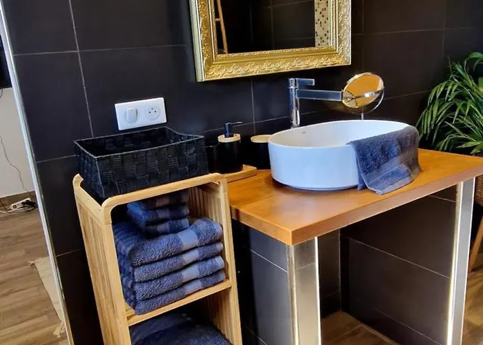 Moderne Avec Piscine 4 Etoiles * סוטה