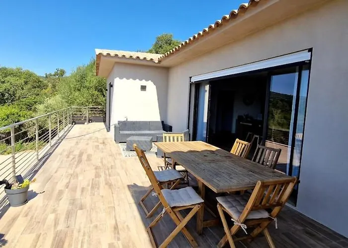 Moderne Avec Piscine 4 Etoiles Villa *