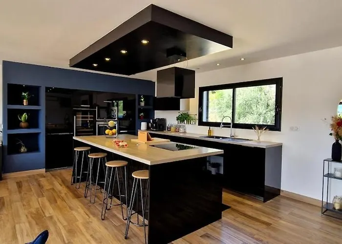 Moderne Avec Piscine 4 Etoiles