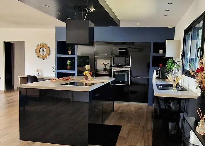 Moderne Avec Piscine 4 Etoiles סוטה